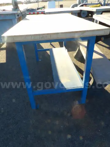 BLUE METAL SHOP TABLE (PALMDALE, CA 2554416)
