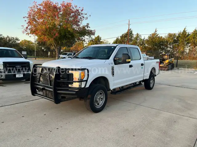 2017 Ford F-350 SD XL 4x4 Crew Cab Pickup