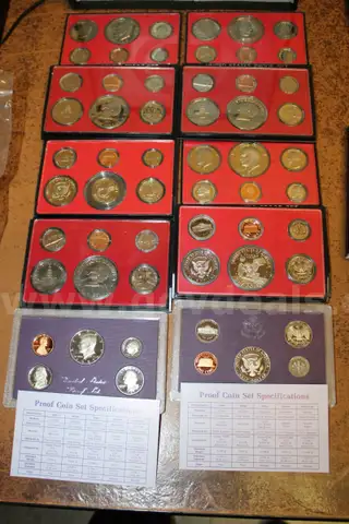HALF DOLLAR COIN (37); $1 COIN (1); QUARTER (1); DIME (1); COLLECTORS COIN (5);