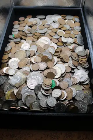 $1 COIN (18); HALF DOLLAR COIN (82); QUARTER (63); DIME (10); NICKEL (85); PENNY
