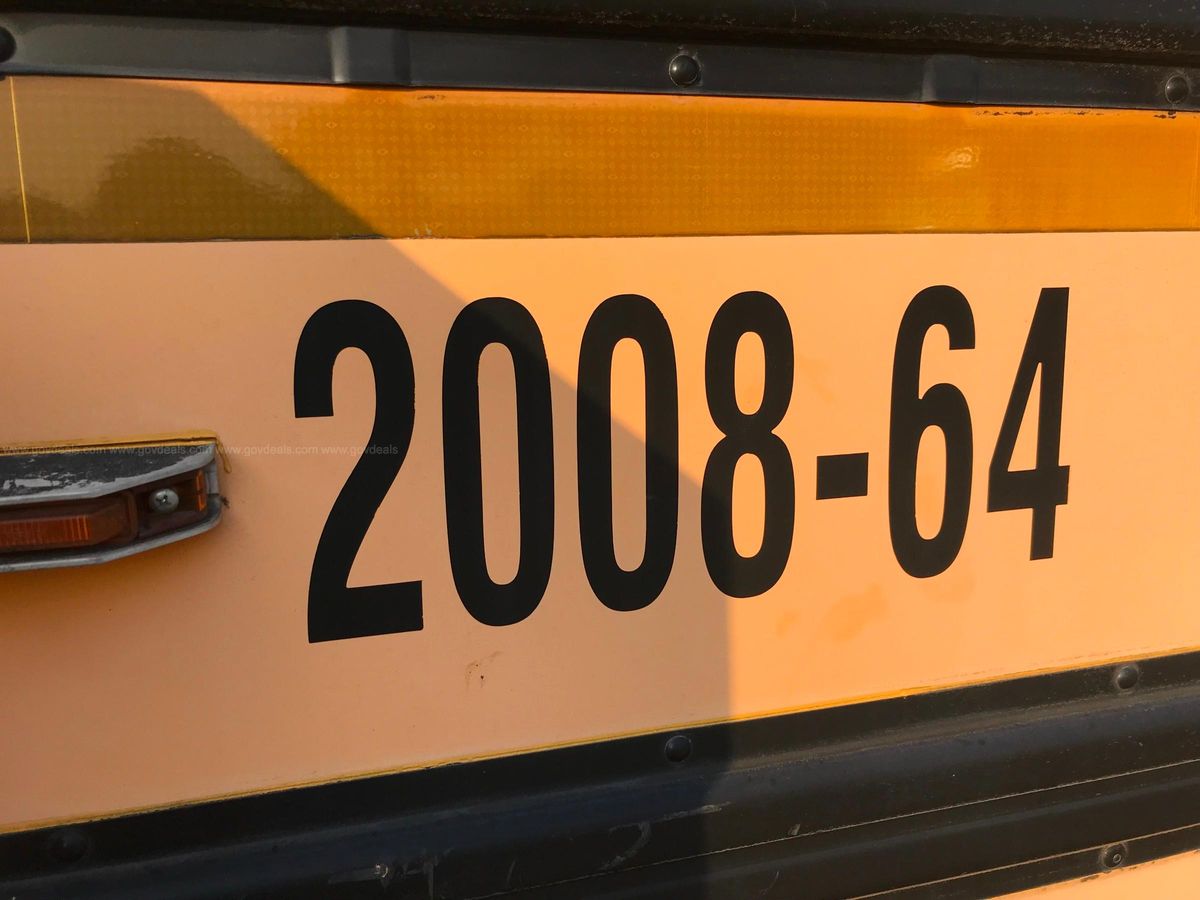 VARIOUS SCHOOL BUSES FOR SALVAGE (SIX (6) BUSES) | GovDeals