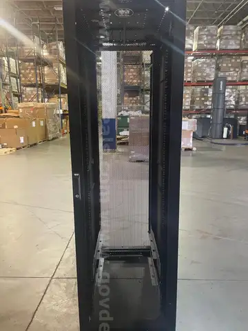 42U FREE STANDING SERVER RACK