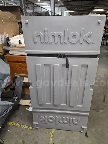 NIMLOCK ROLLING DISPLAY/TRAVEL CASE
