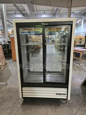 TRUE PASS THRU REFRIGERATOR, MODEL # GDM-33CPT