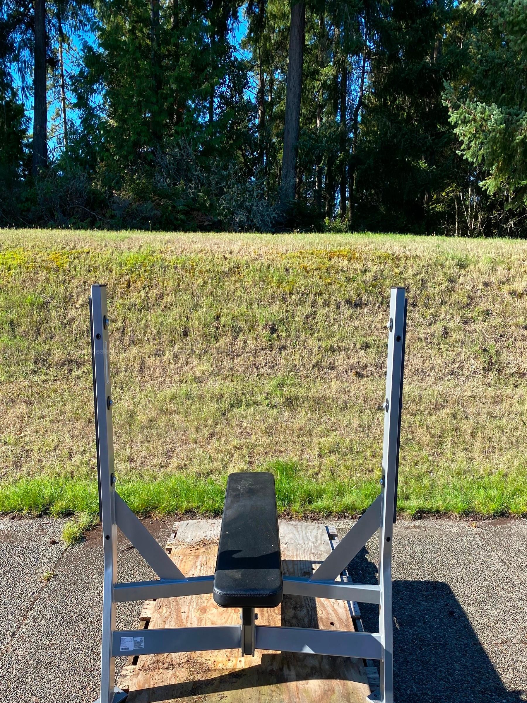 Hammer strength olympic online flat bench