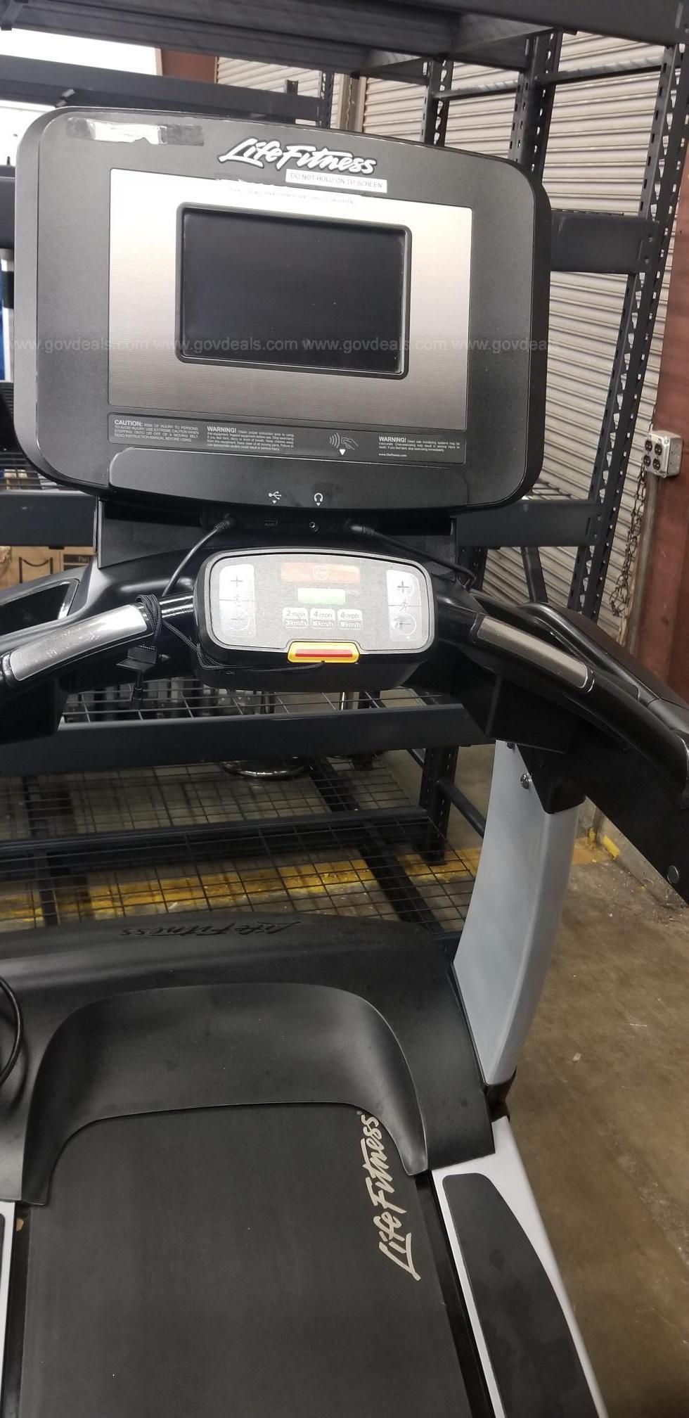 Life fitness 95ti treadmill for sale hot sale