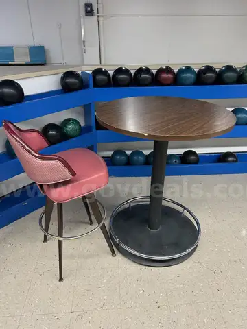 2 bar round table/ pink bar chair