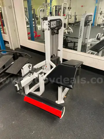 LEG CURL MACHINE