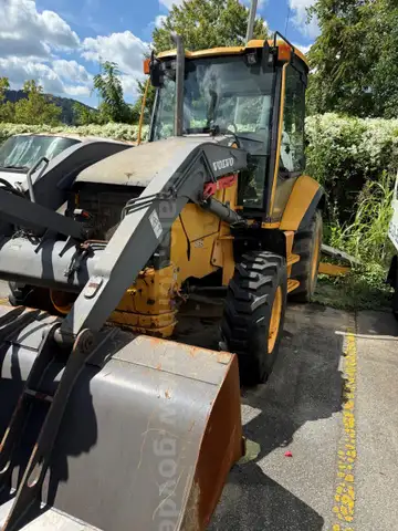 2013 Volvo 4x4 Backhoe