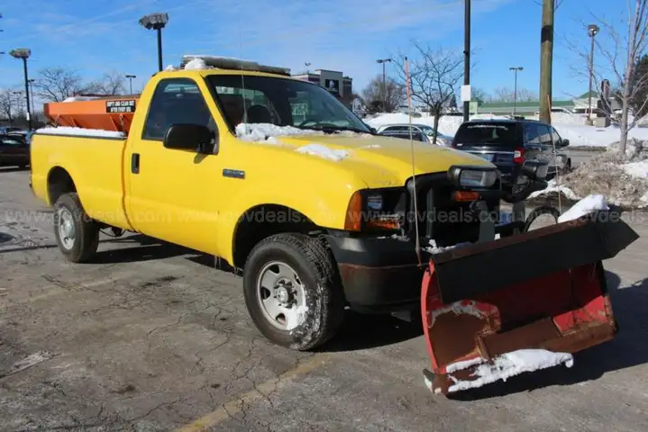 2007 Ford F250 SD XL 4X4 Plow Truck