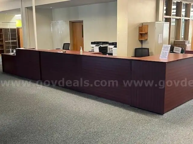 Circulation desk/ Service counter