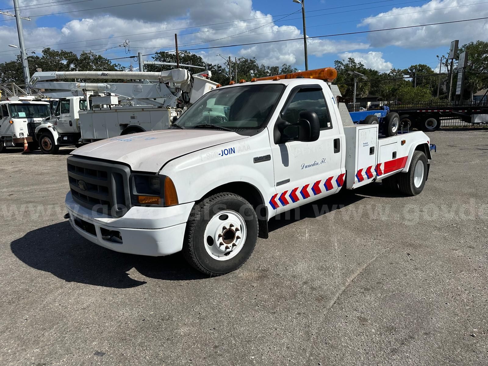 Photo of a 2005 Ford F-350 SD