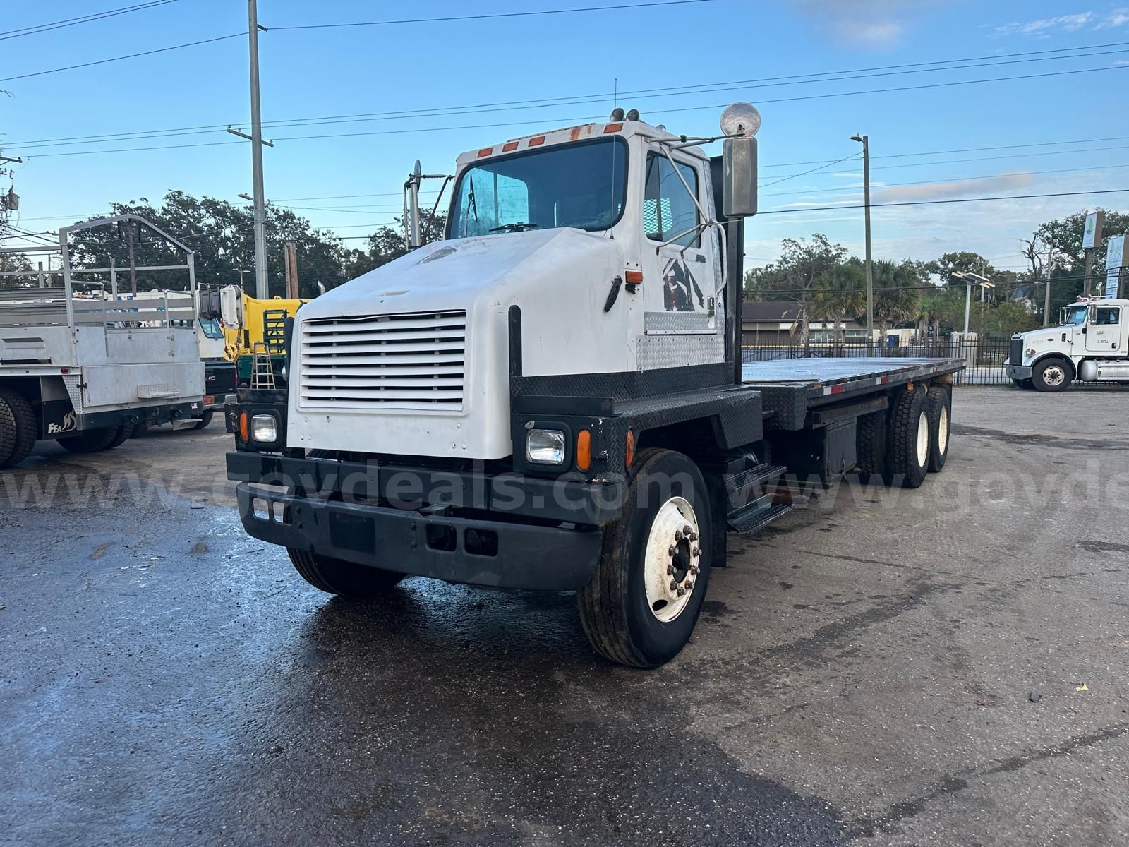 Photo of a 1992 International 4900