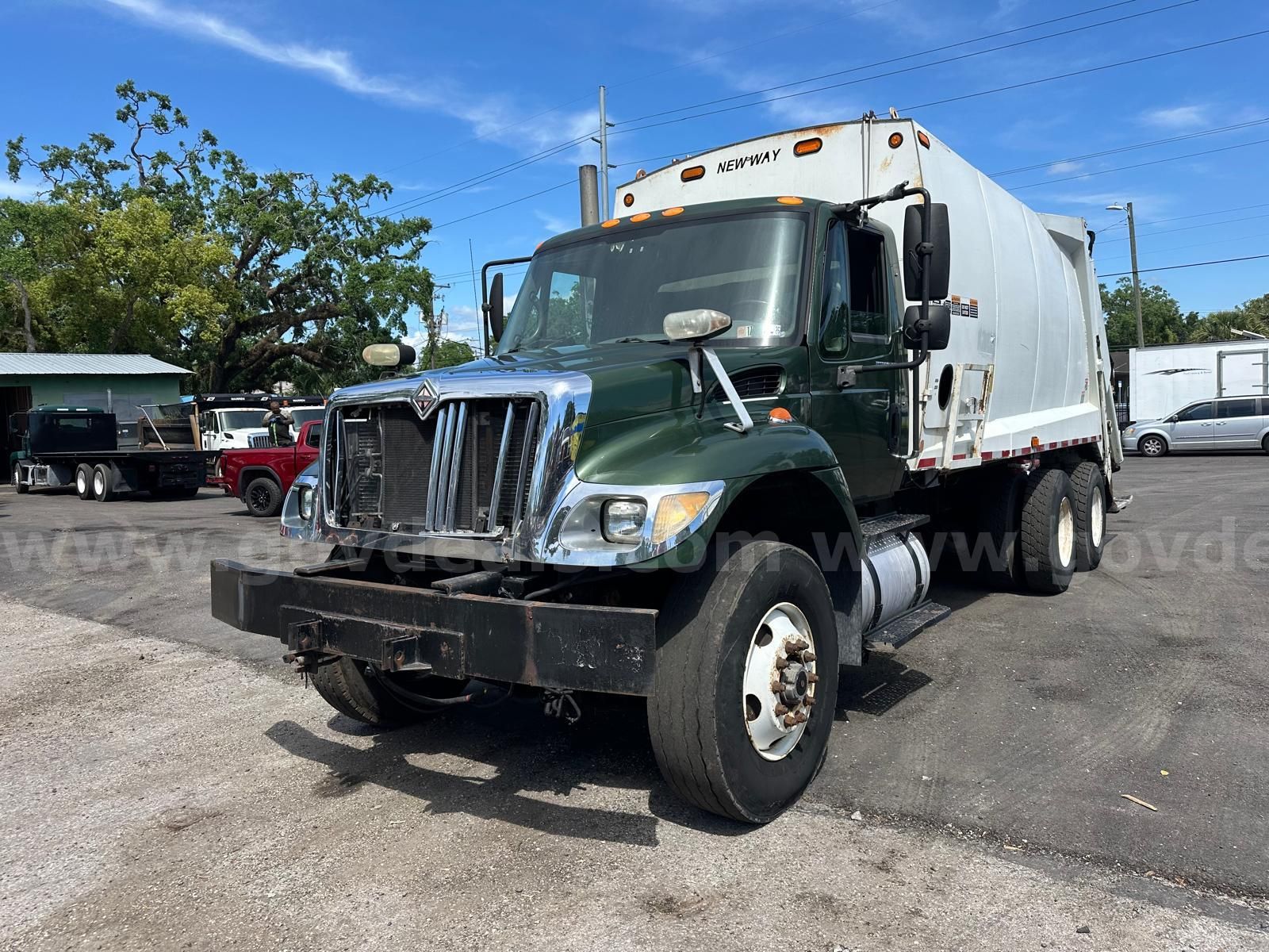 Photo of a 2007 International 7400