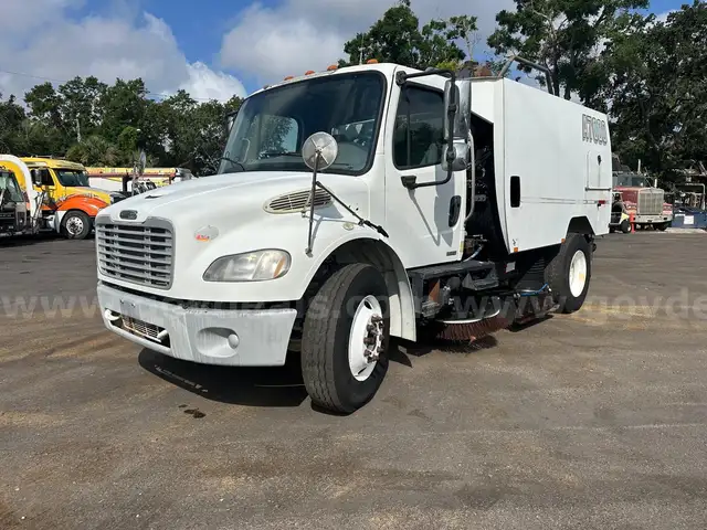 Schwarze A7000 on 2010 Freightliner M2 106 Sweeper Truck