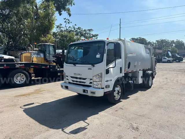 2017 Isuzu NQR COE New Way Rear Load Garbage Truck