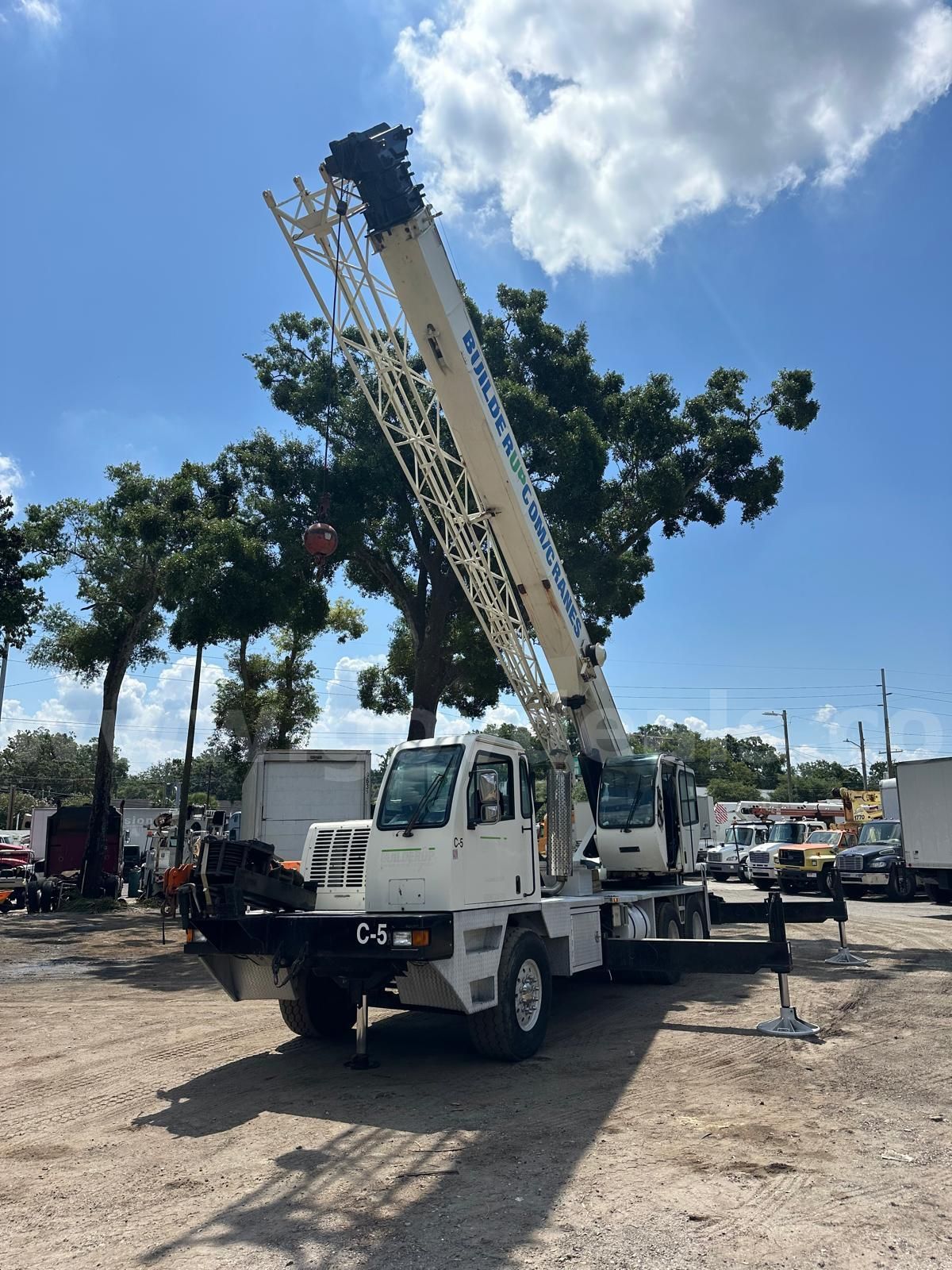 Photo of a 2002 Terex T340