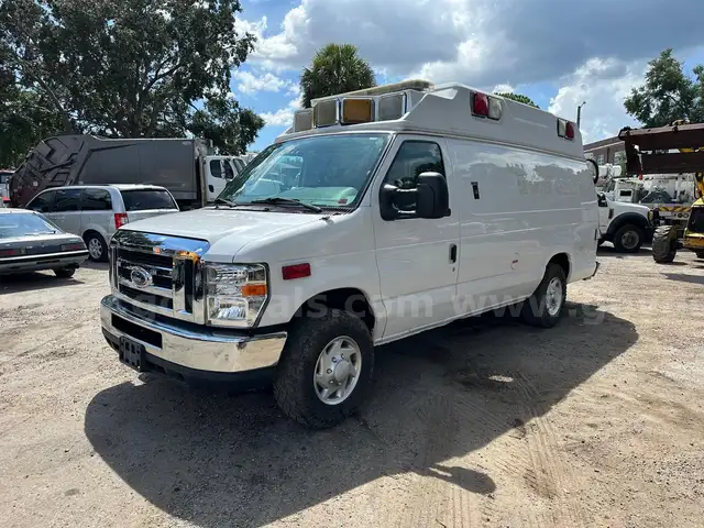 2014 Ford E-350 4x2 Ambulance