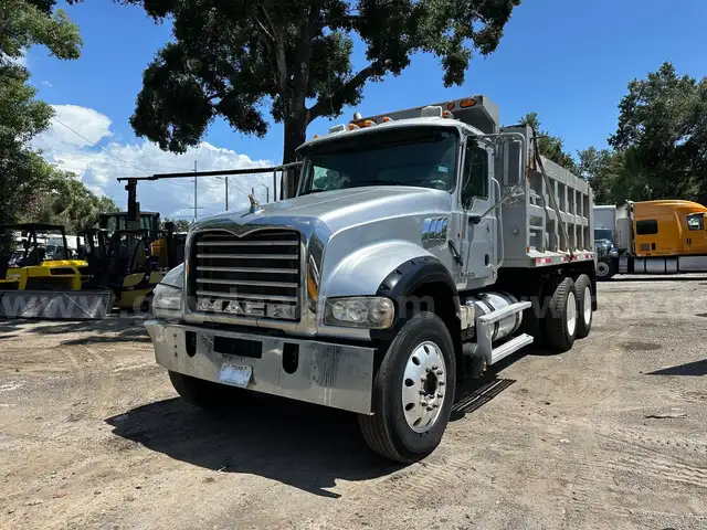 2007 Mack Granite GU713 6X4 T/A Dump Truck