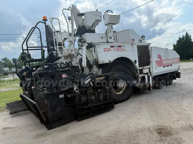 Roadtec RP190E Wheeled Asphalt Paver