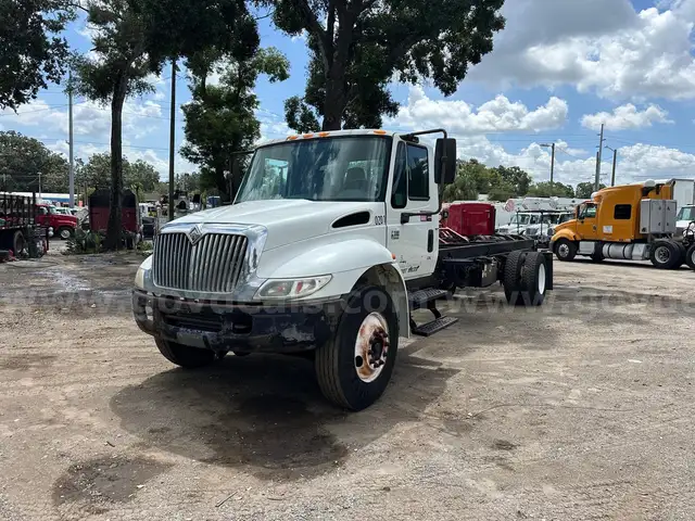 2003 International 4300  S/A Swap Body Truck