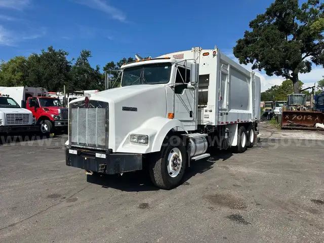 2010 Kenworth T800  Heil 25 Cu Yard Rear Load Garbage Truck