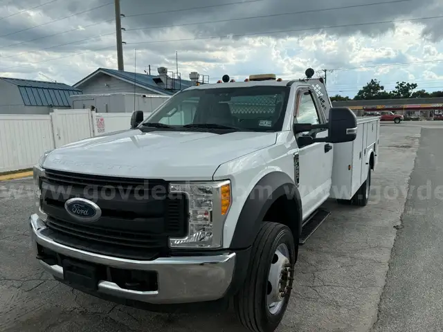 2017 Ford F-450 SD Service Truck