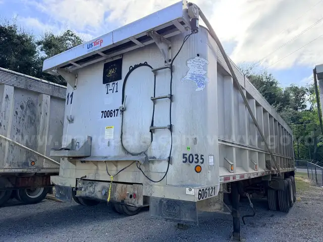 2009 MAC 24 ft Tri/A End Dump Trailer