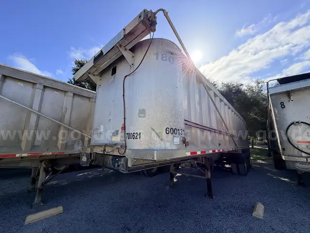 2010 Benson 24 ft Tri/A End Dump Trailer