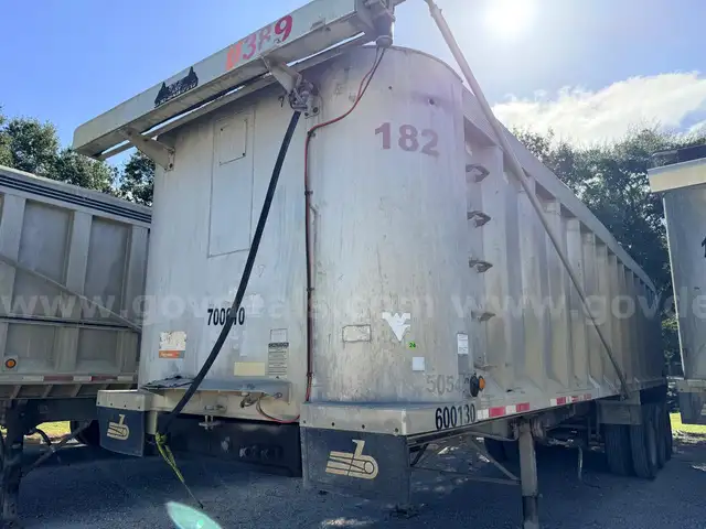 2010 Benson 24 ft Tri/A End Dump Trailer