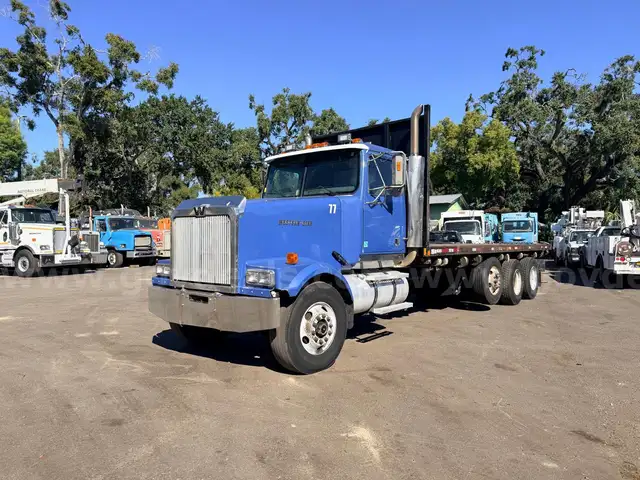 2003 Western Star 4900FA Tri Axle Flatbed Truck