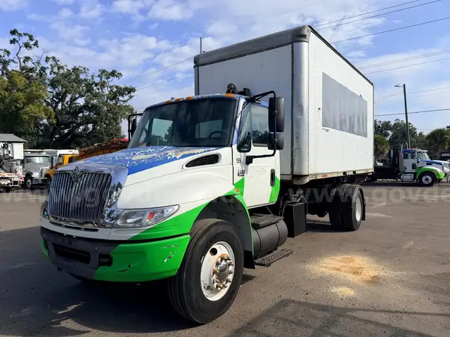 2007 International 4400 S/A Hook Lift Truck