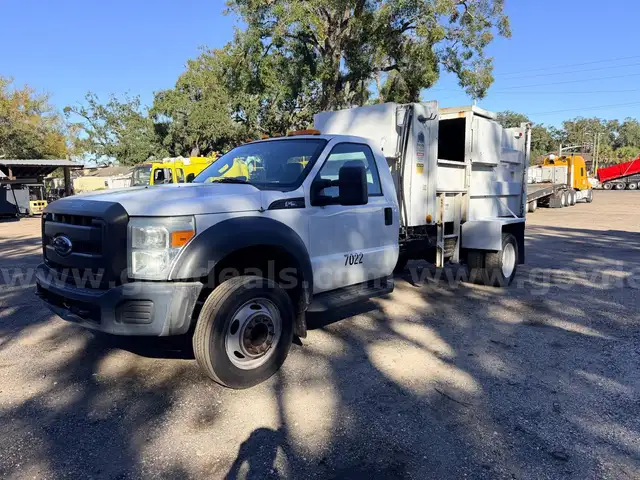 2015 Ford F-550  Martco Pak-Rat 10 Cu Yard Side Load Garbage Truck