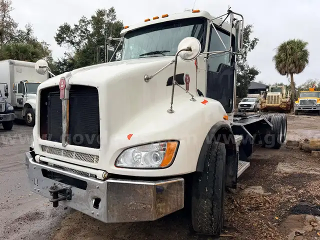 2014 Kenworth T440 T/A Cab & Chassis
