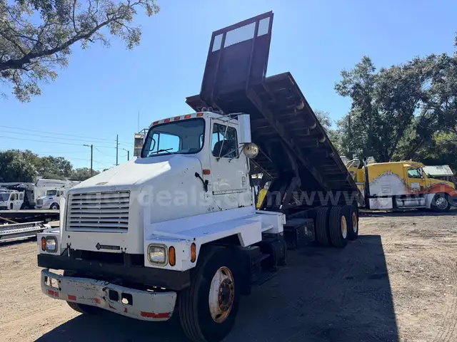 2001 International 4900 T/A Flatbed Hoist Truck