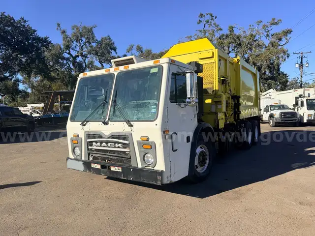 2016 Mack LEU613 with Heil 28 Cu Yard Rear Load Garbage Truck