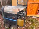 Hot water pressure and steam washing machine