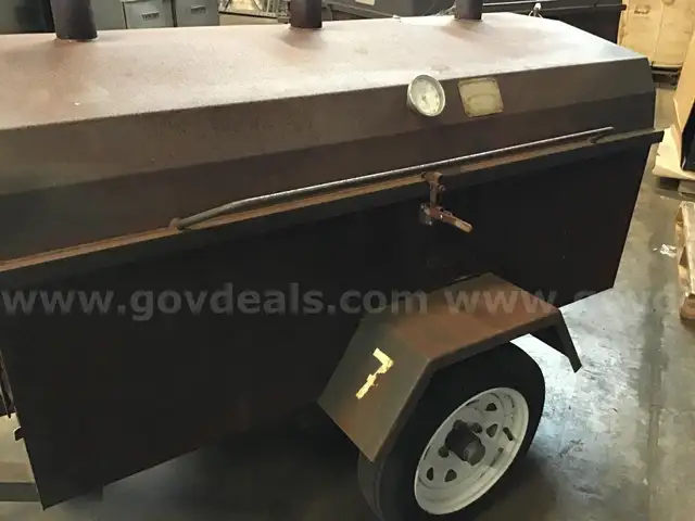 GRILL ON TRAILER (BQ GRILL)