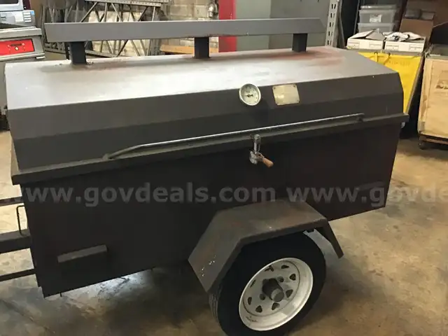 GRILL ON TRAILER (BQ GRILL)