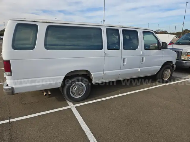 1996 Ford Club Wagon XL Super 15 Passenger