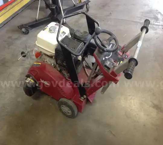MK 18in Gas powered concrete cutter