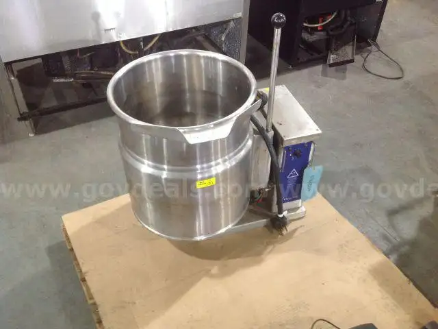Cleveland Mdl KET-12-T  12gal Electric tilting kettle