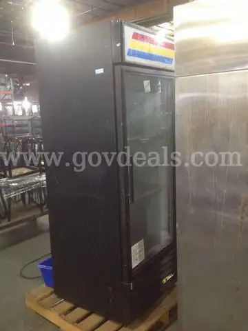 True Mdl GDM-26 1Dr Glass refrigerator