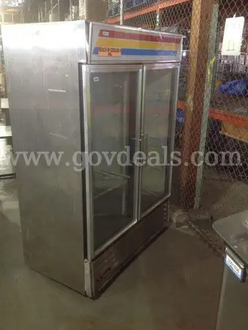 True Mdl GDM-49 2dr Glass refrigerator