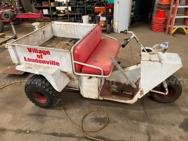 Three wheeler with cart