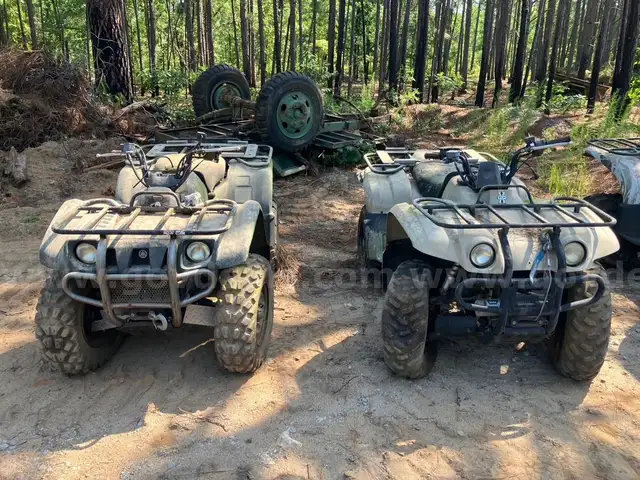 Lot of 2 Yamaha Big Bear 400 ATV&#x27;s - Early 2000&#x27;s models