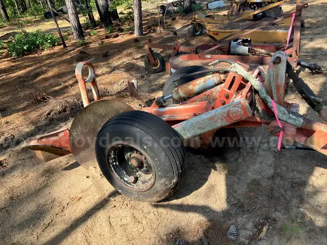 Tractor Plow - Hydraulic tow-behind