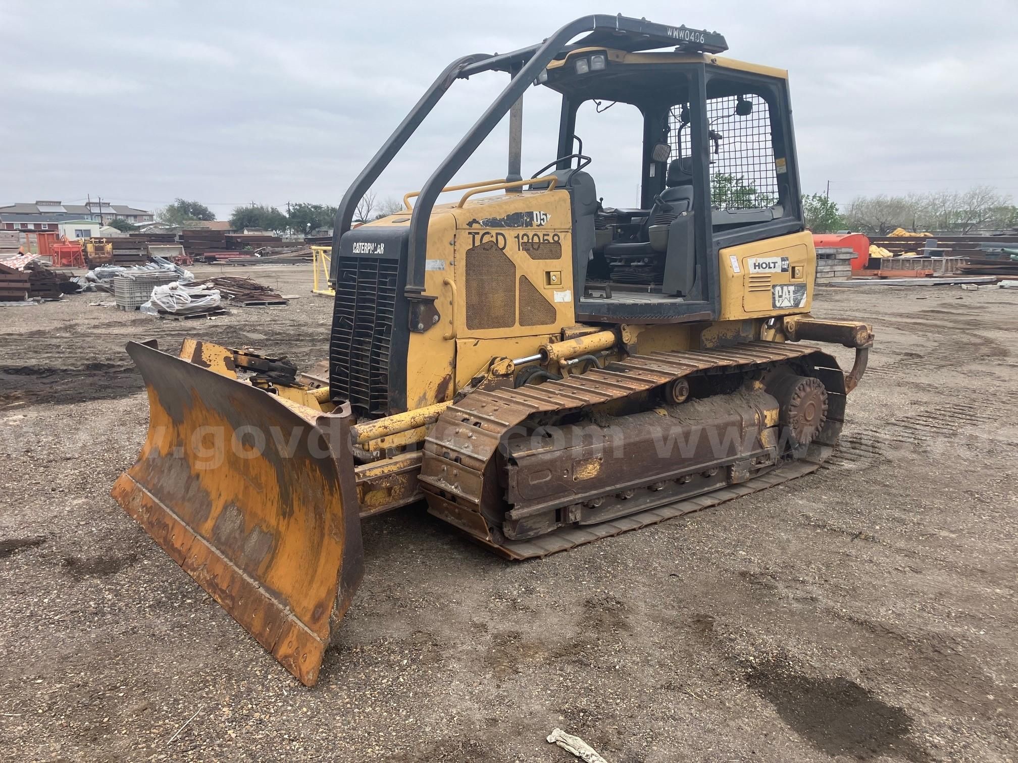 Photo of a 2008 Caterpillar D5K