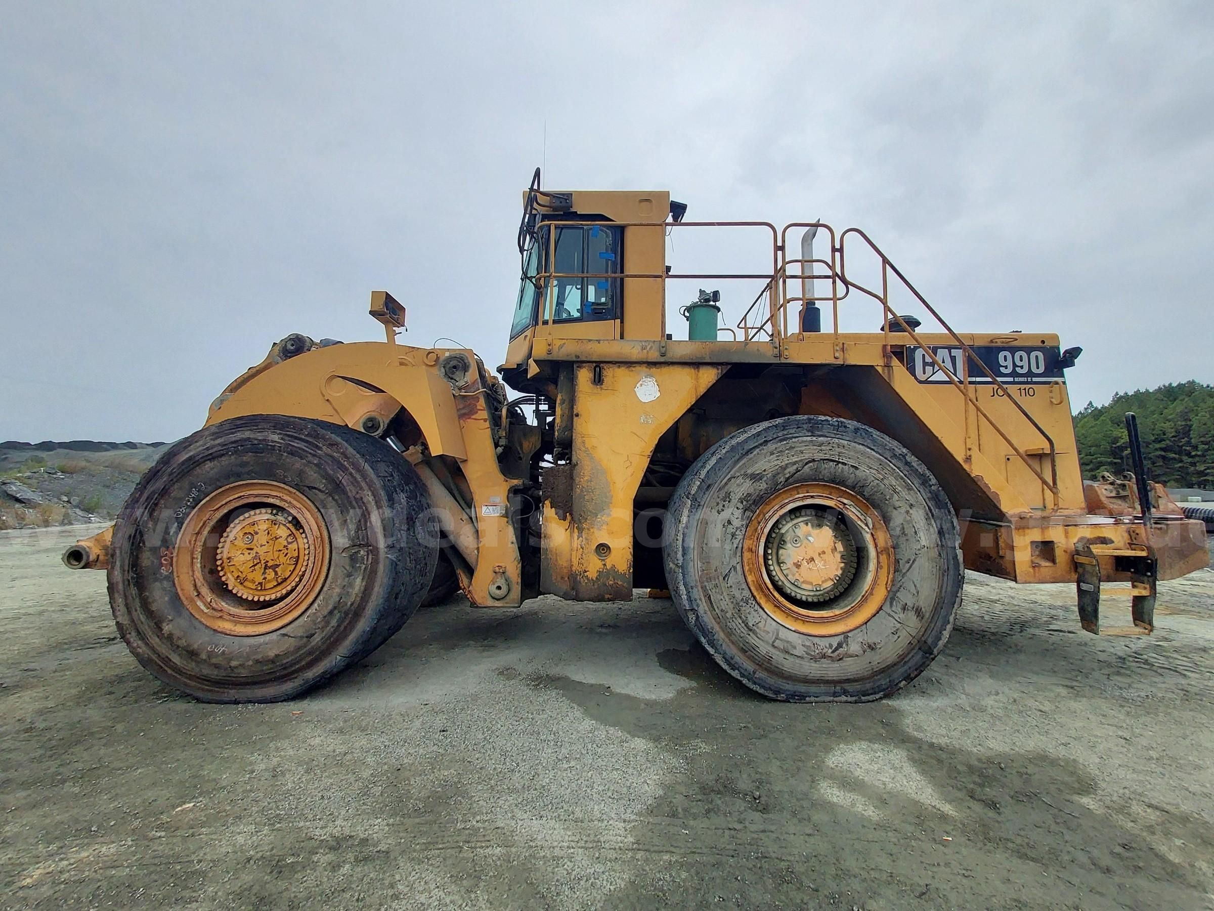 Photo of a 2002 Caterpillar 990 Series ii