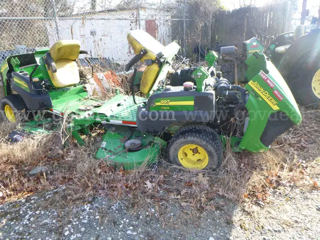 (2) John Deere Z tracks for Golf and Grounds